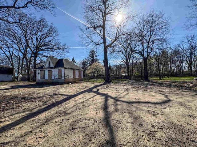 13010 Fenton Street, Fenton, MI 48430