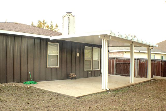 7904 Fox Chase Drive, Fort Worth, TX 76137