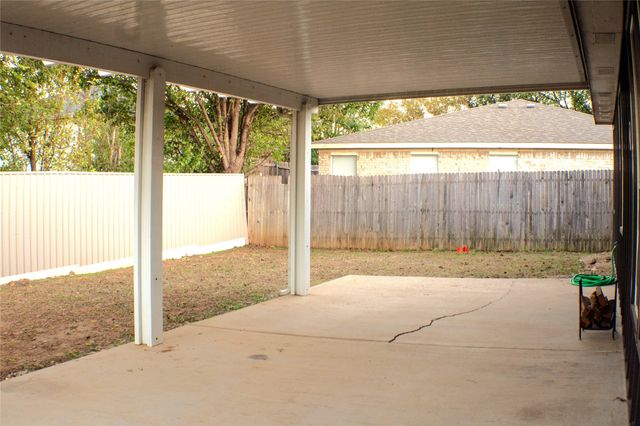 7904 Fox Chase Drive, Fort Worth, TX 76137