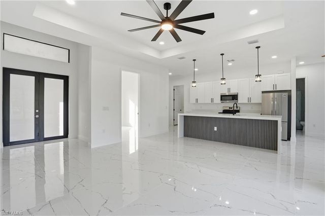 88 Orange AVE, Labelle, FL 33935