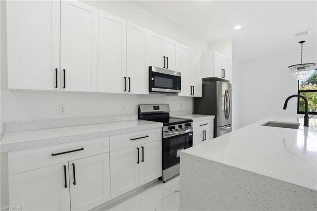 88 Orange AVE, Labelle, FL 33935