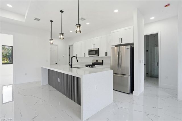 88 Orange AVE, Labelle, FL 33935