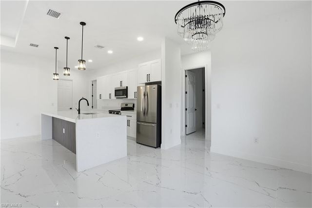 88 Orange AVE, Labelle, FL 33935