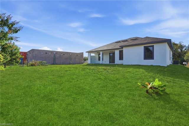 88 Orange AVE, Labelle, FL 33935