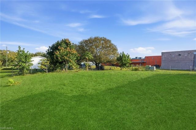 88 Orange AVE, Labelle, FL 33935