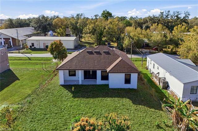 88 Orange AVE, Labelle, FL 33935