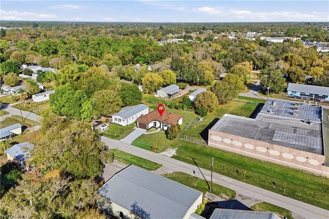 88 Orange AVE, Labelle, FL 33935