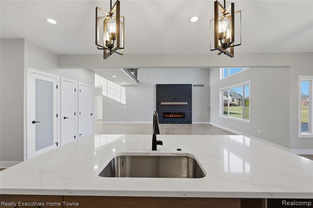 35701 Strongford Drive, New Baltimore, MI 48047