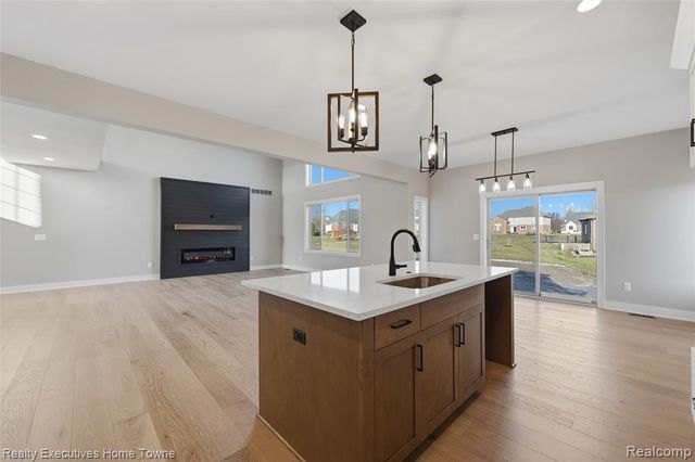 35701 Strongford Drive, New Baltimore, MI 48047