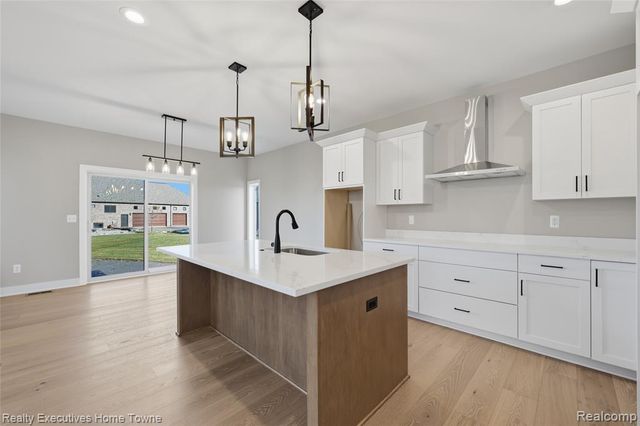 35701 Strongford Drive, New Baltimore, MI 48047