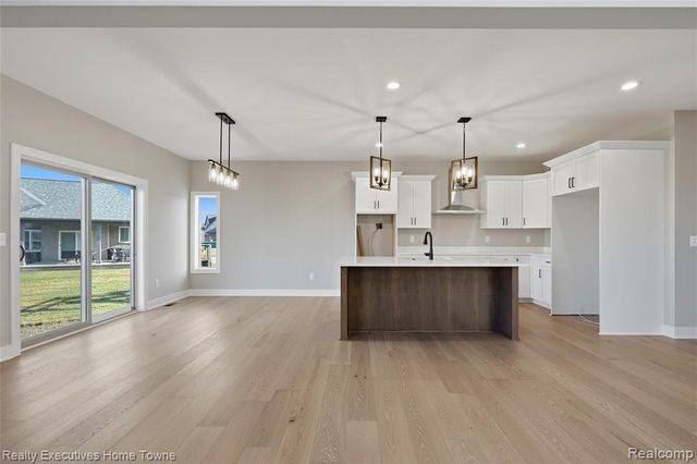 35701 Strongford Drive, New Baltimore, MI 48047