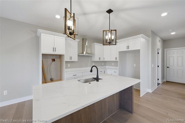 35701 Strongford Drive, New Baltimore, MI 48047