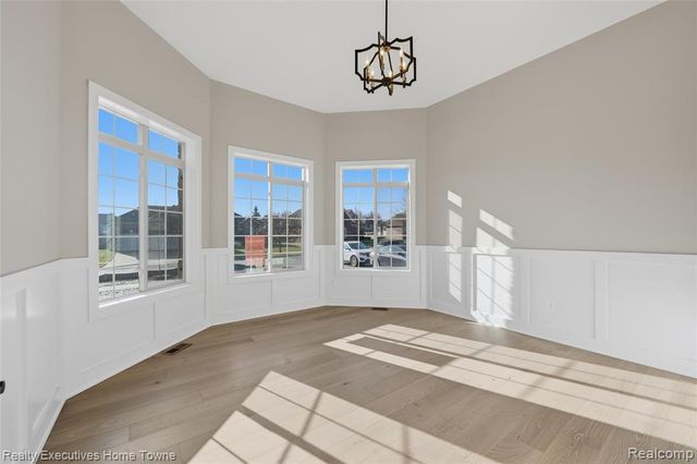 35701 Strongford Drive, New Baltimore, MI 48047