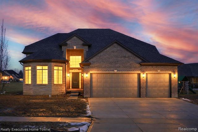 35701 Strongford Drive, New Baltimore, MI 48047