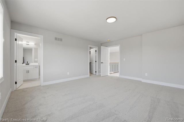 35701 Strongford Drive, New Baltimore, MI 48047