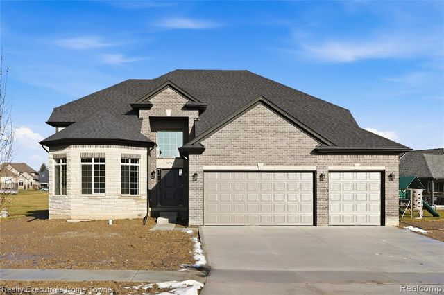 35701 Strongford Drive, New Baltimore, MI 48047