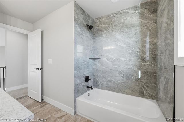 35701 Strongford Drive, New Baltimore, MI 48047