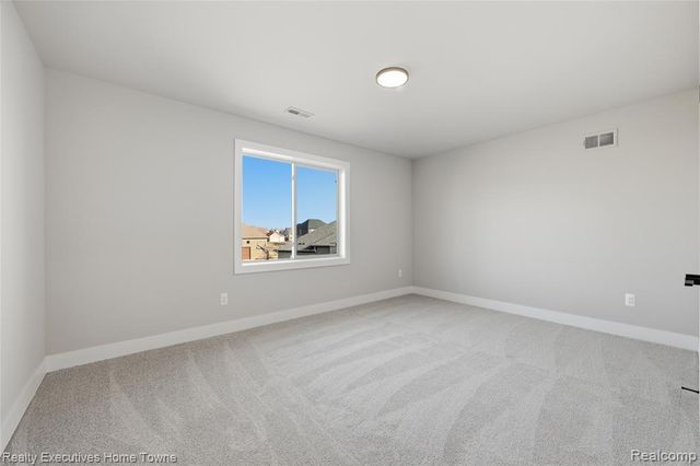 35701 Strongford Drive, New Baltimore, MI 48047