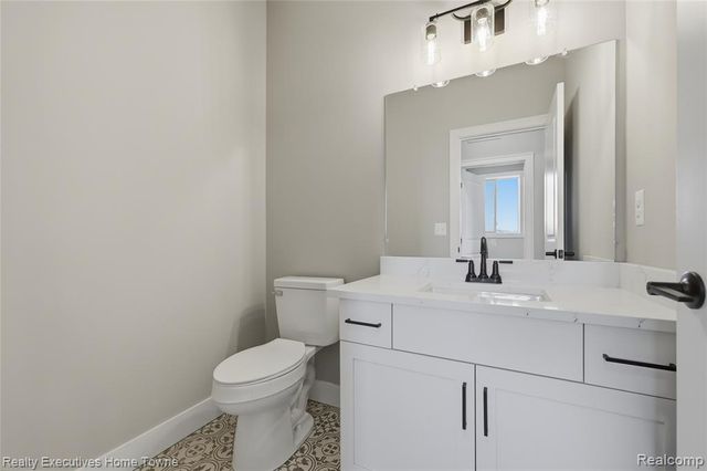 35701 Strongford Drive, New Baltimore, MI 48047