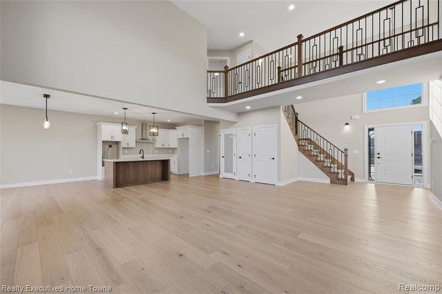 35701 Strongford Drive, New Baltimore, MI 48047