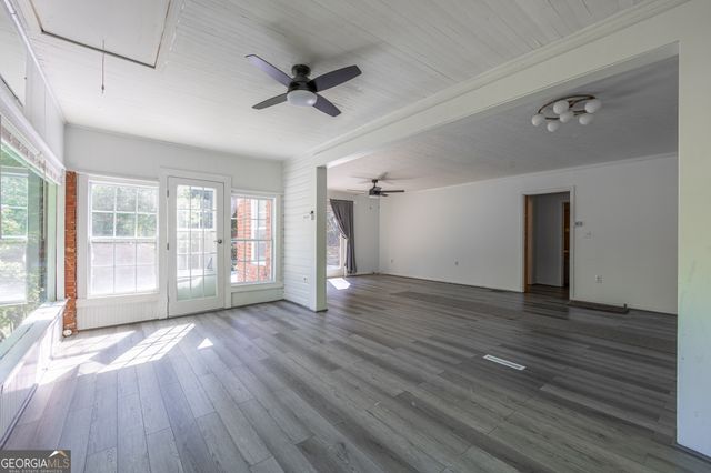 47 McGuire Rd, Carrollton, GA 30117