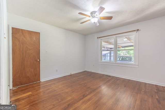47 McGuire Rd, Carrollton, GA 30117