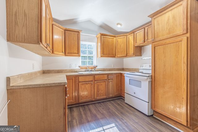 47 McGuire Rd, Carrollton, GA 30117