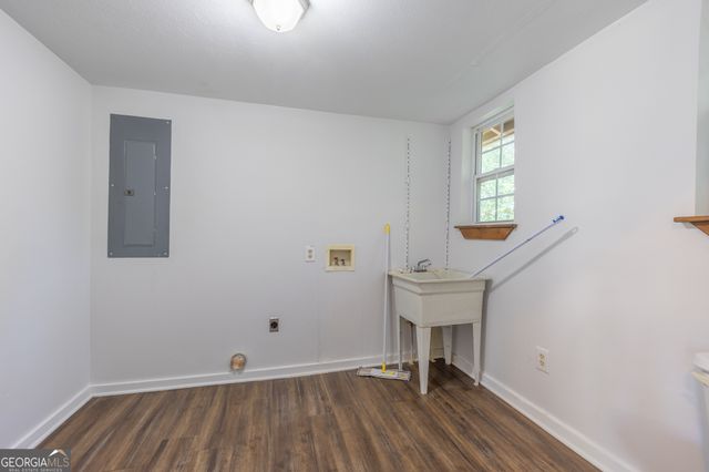 47 McGuire Rd, Carrollton, GA 30117