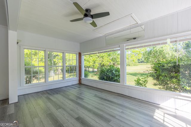 47 McGuire Rd, Carrollton, GA 30117