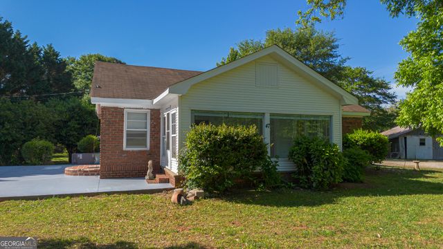 47 McGuire Rd, Carrollton, GA 30117