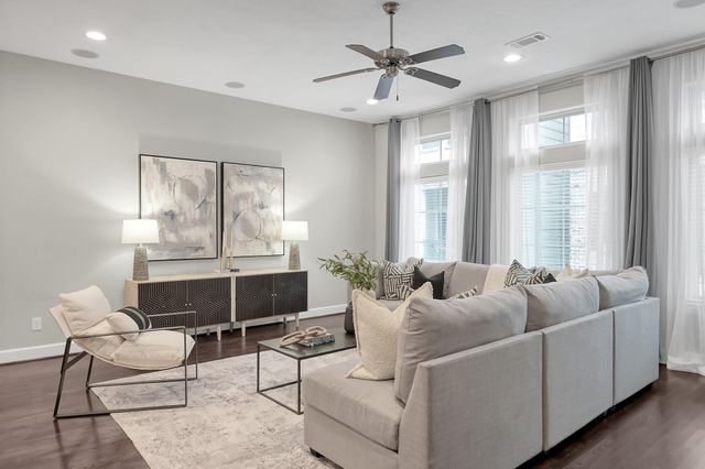 351 W 26th Street, Houston, TX 77008