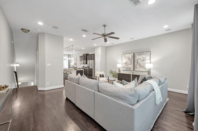 351 W 26th Street, Houston, TX 77008