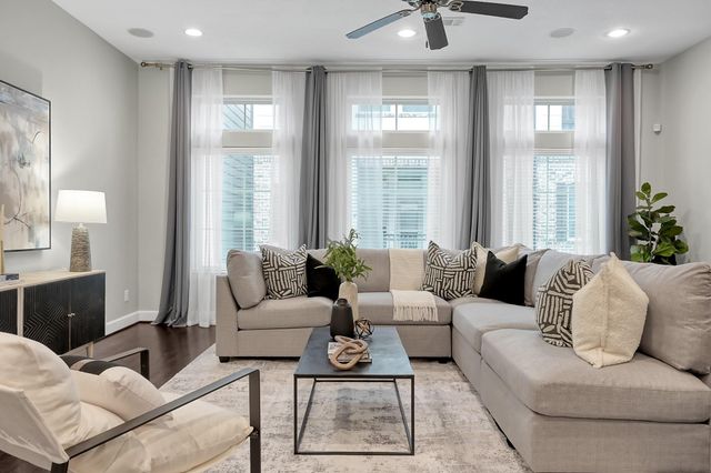 351 W 26th Street, Houston, TX 77008