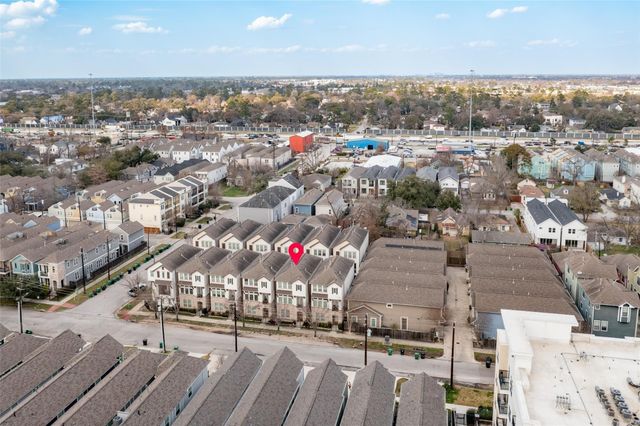 351 W 26th Street, Houston, TX 77008