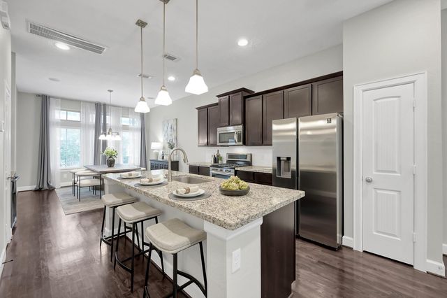 351 W 26th Street, Houston, TX 77008