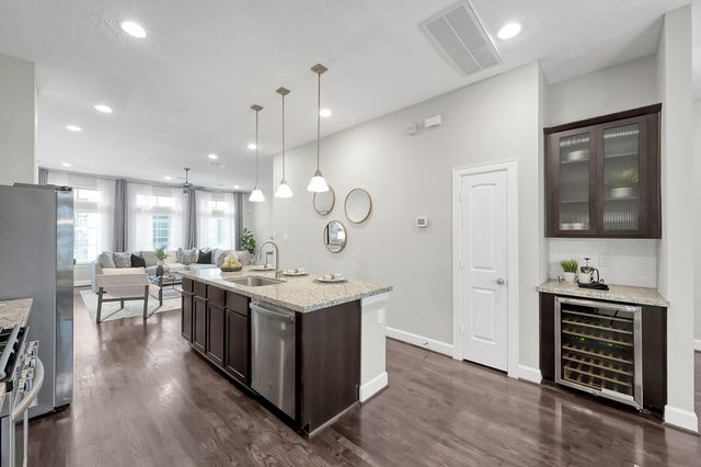 351 W 26th Street, Houston, TX 77008