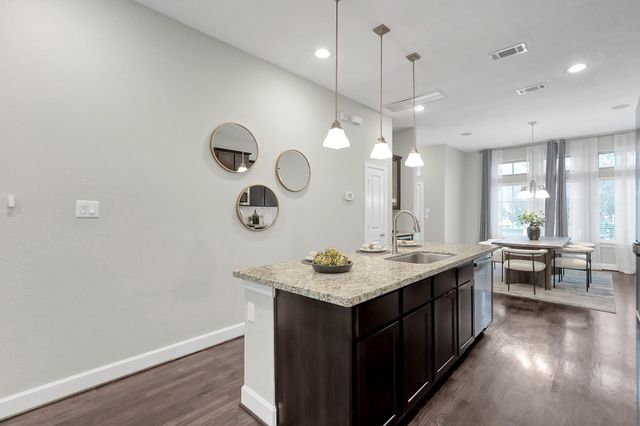 351 W 26th Street, Houston, TX 77008