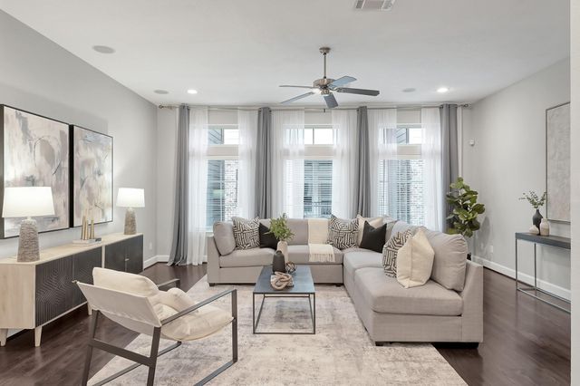 351 W 26th Street, Houston, TX 77008