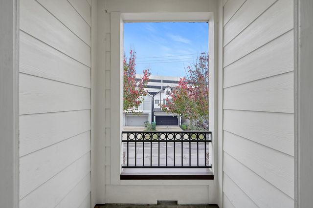 351 W 26th Street, Houston, TX 77008