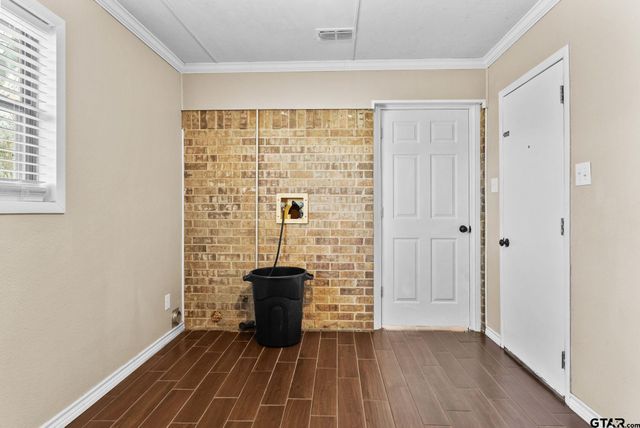 303 Lowry St., Arp, TX 75750