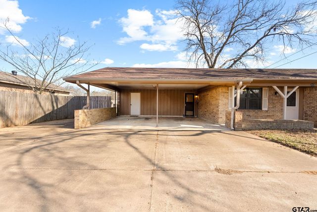 303 Lowry St., Arp, TX 75750