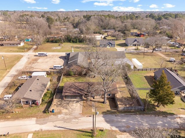 303 Lowry St., Arp, TX 75750