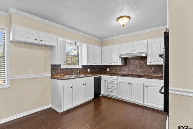 303 Lowry St., Arp, TX 75750