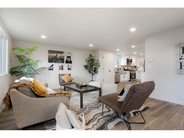 915 Quartz Ct, Longmont, CO 80504