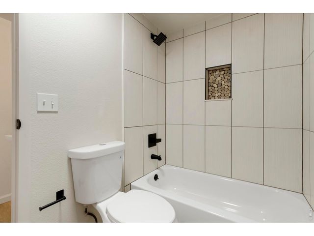 915 Quartz Ct, Longmont, CO 80504