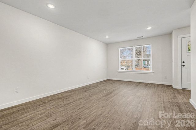 106 10th Avenue SE, Hickory, NC 28602