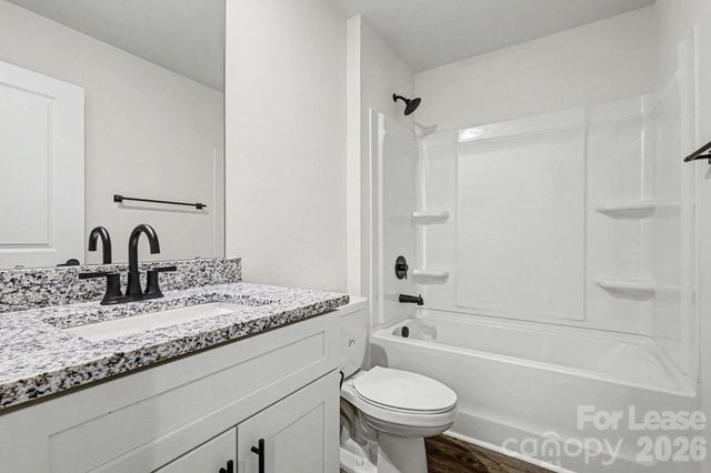 106 10th Avenue SE, Hickory, NC 28602