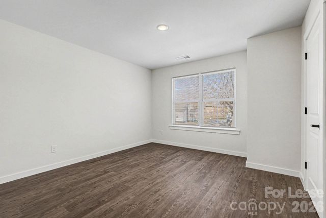 106 10th Avenue SE, Hickory, NC 28602