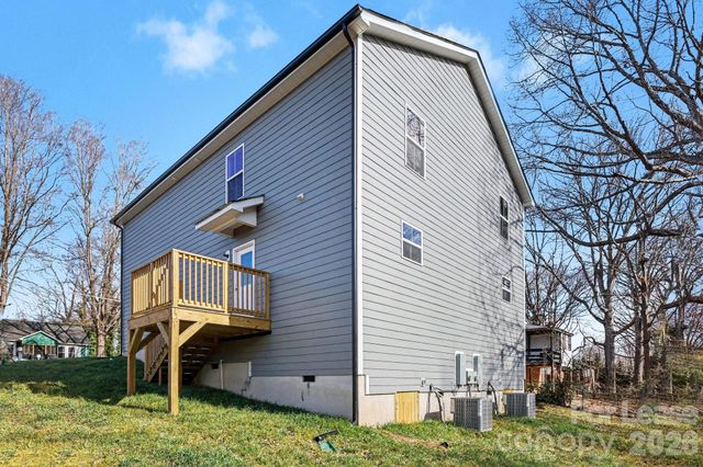 106 10th Avenue SE, Hickory, NC 28602