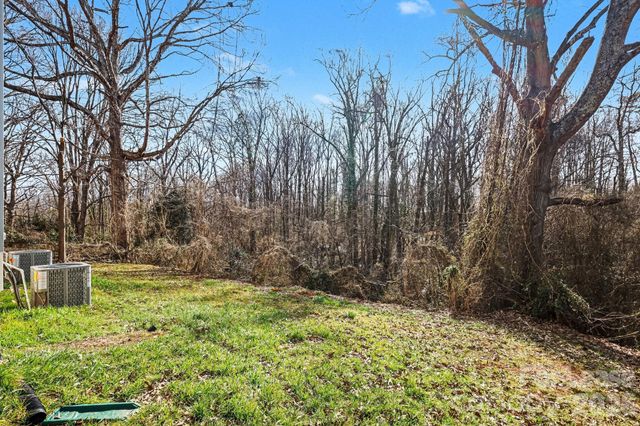 106 10th Avenue SE, Hickory, NC 28602